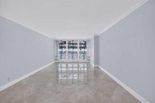 Building Photo - 4020 Galt Ocean Dr