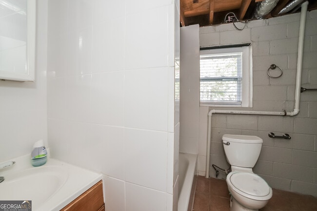 Building Photo - 8339 Reinosa Way