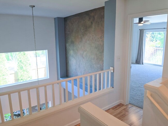 Building Photo - Gorgeous 4 Bedroom Lake Stevens Home in Cr...