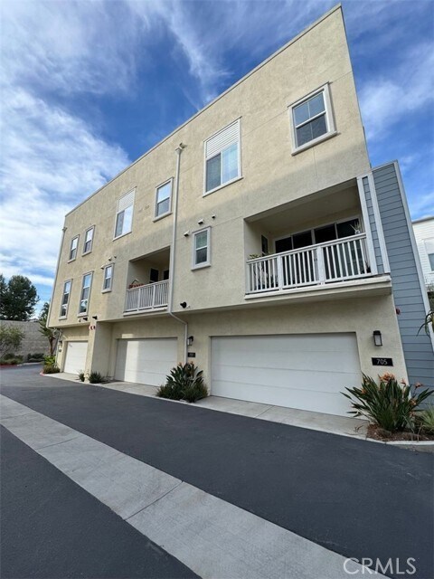 Building Photo - 707 S Mosaic St