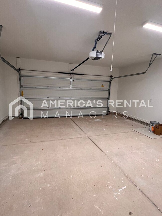 Building Photo - 21567 Tawny Lp