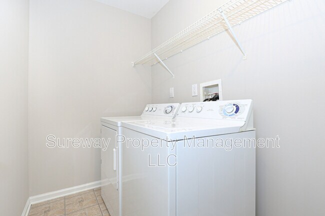 Building Photo - 4406 Aberdeen Ln