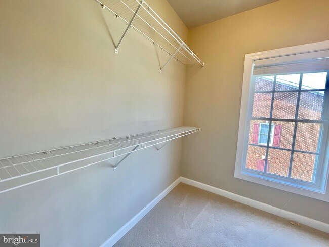 Building Photo - 3550 Tabard Ln