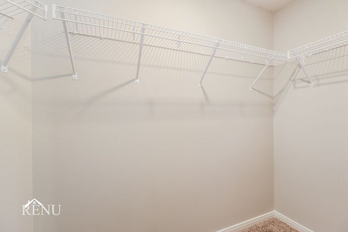 Building Photo - 10462 Sweetwater Creek Dr