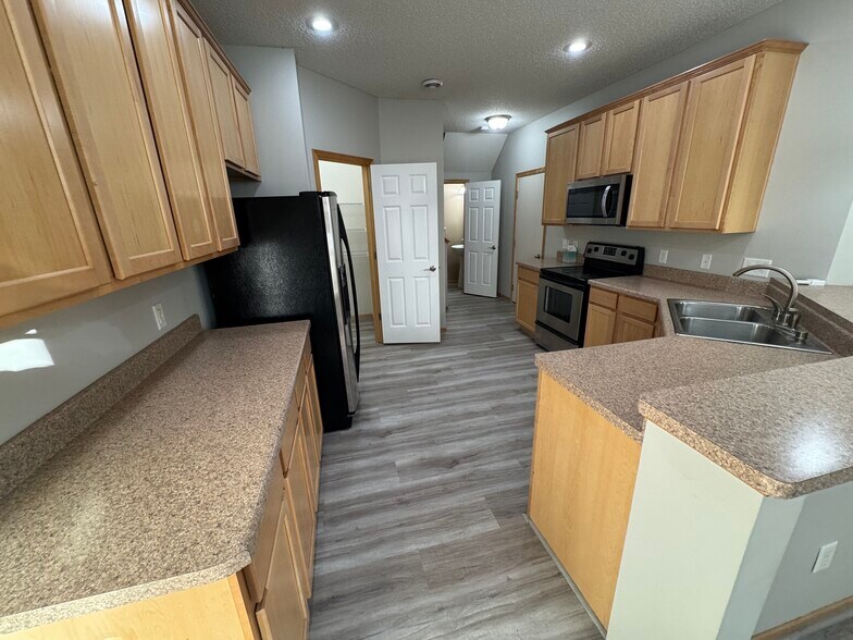 Building Photo - 3443 Cherry Ln