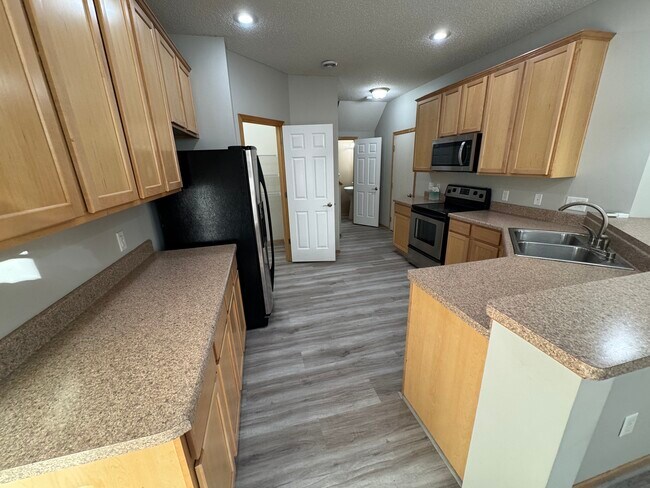 Building Photo - 3443 Cherry Ln