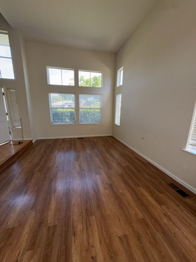 Building Photo - 5152 Renaissance Ct