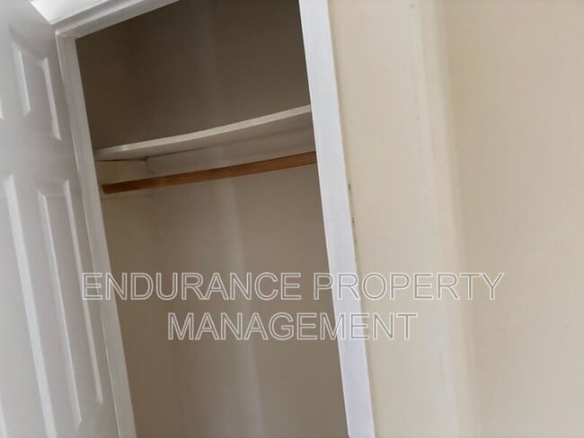 Building Photo - 1125 W 28th St