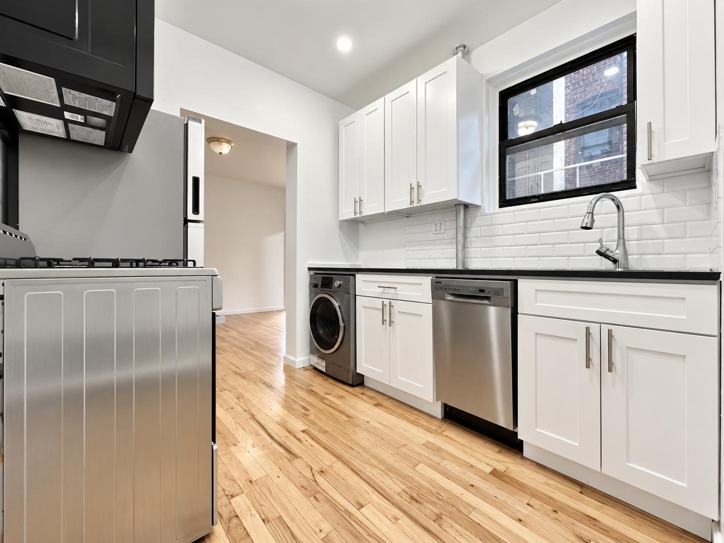 Building Photo - 401 E 68th St