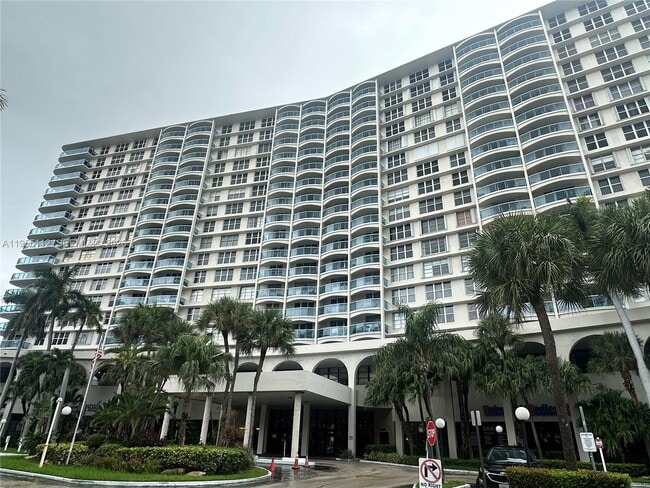 Building Photo - 3800 S Ocean Dr