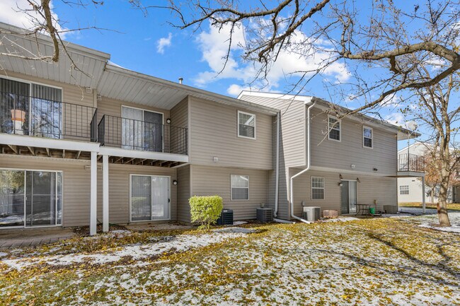 Building Photo - 96 Gant Cir