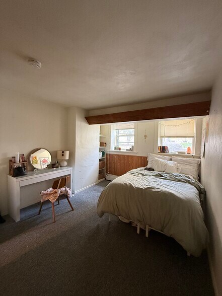 Building Photo - 612 Howard Plz