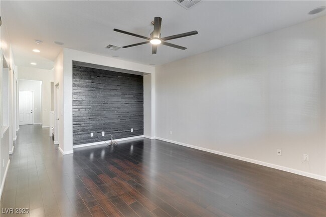 Building Photo - 6632 Ditmars St