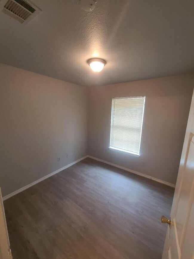 Building Photo - 1516 Barron Ln