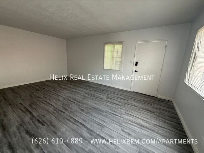 Building Photo - 330 N Curtis Ave