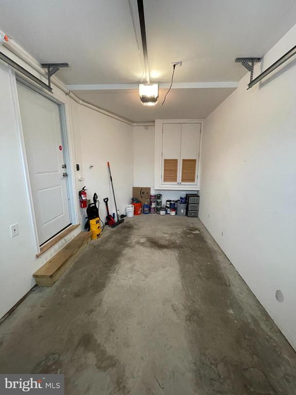 Building Photo - 2304 Alter St