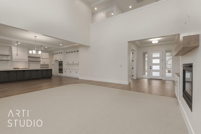 Building Photo - Washington Fields 4 bed | 3 1/2 bath | 3 c...