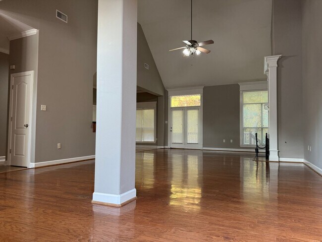 Building Photo - 3200 Mossy Creek Dr