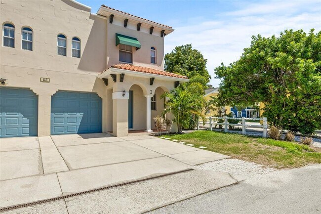 Building Photo - 113 S Melville Ave