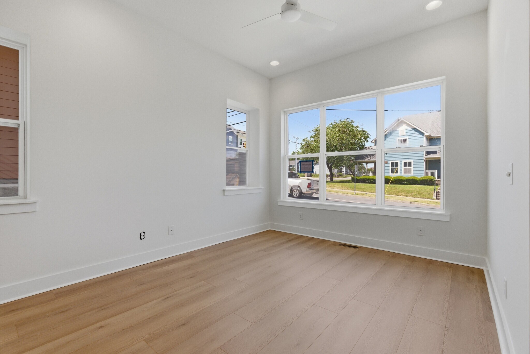 Building Photo - 3967 Clifton Ave