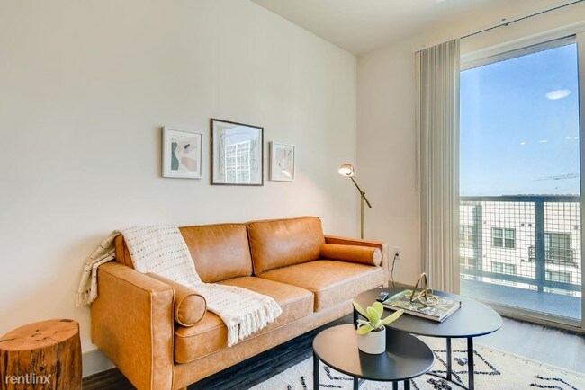 Building Photo - 1 br, 1 bath Apartment - 3000 Kramer Ln