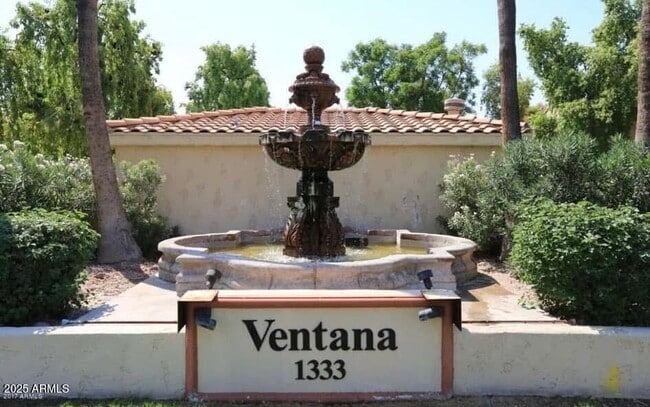 Building Photo - 1333 E Morten Ave