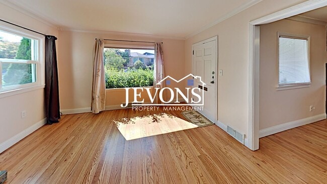 Building Photo - Beautiful two-story home in a walkable area near dining, shopping, entertainment and schools!