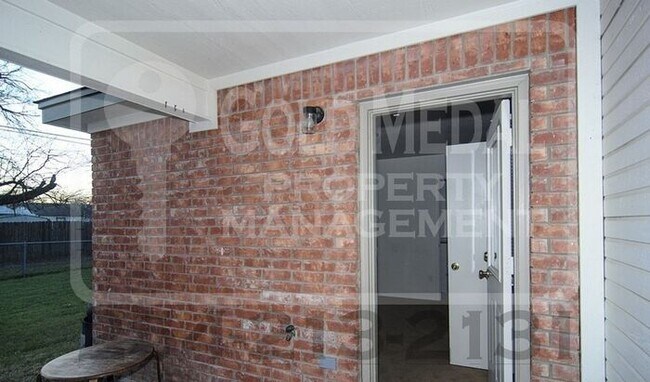 Building Photo - Copperas Cove Cutie – Smart Living Starts on W Ave E!