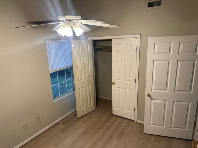 Building Photo - Available Now! 1 Bedroom, 1 Bathroom groun...