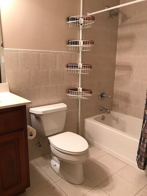 Building Photo - 1 Bedroom/ 1 Bathroom Furnished Garage apartment off Hwy. 441! Available early June!