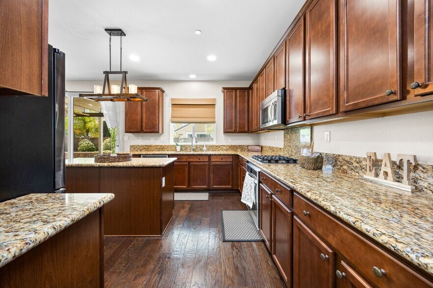 Building Photo - 25589 Foxglove Ln
