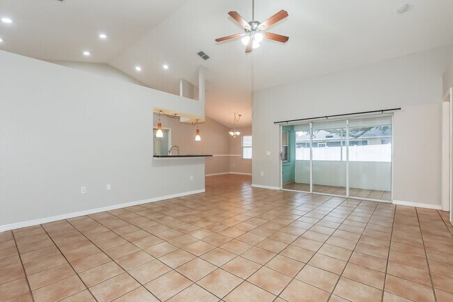 Building Photo - 2607 Pine Valley Dr