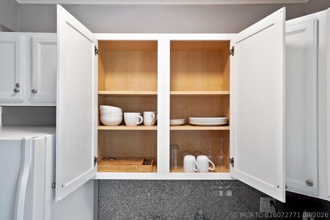 Building Photo - 3710 Collins Ave