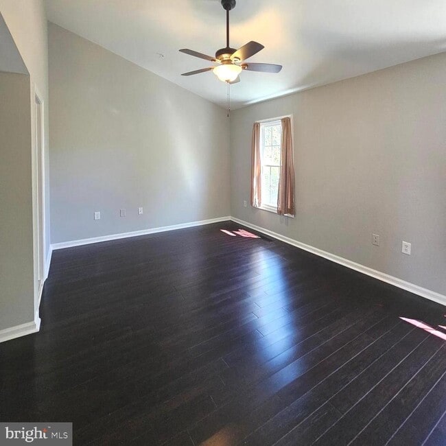 Building Photo - 7805 Sabre Ct