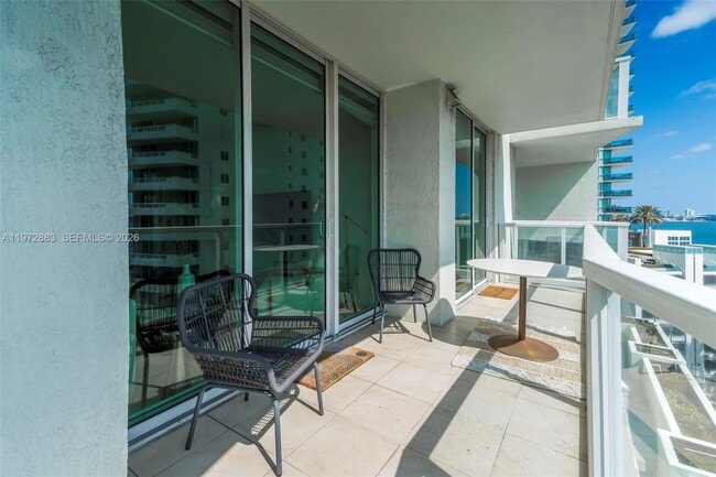 Building Photo - 218 SE 14th St