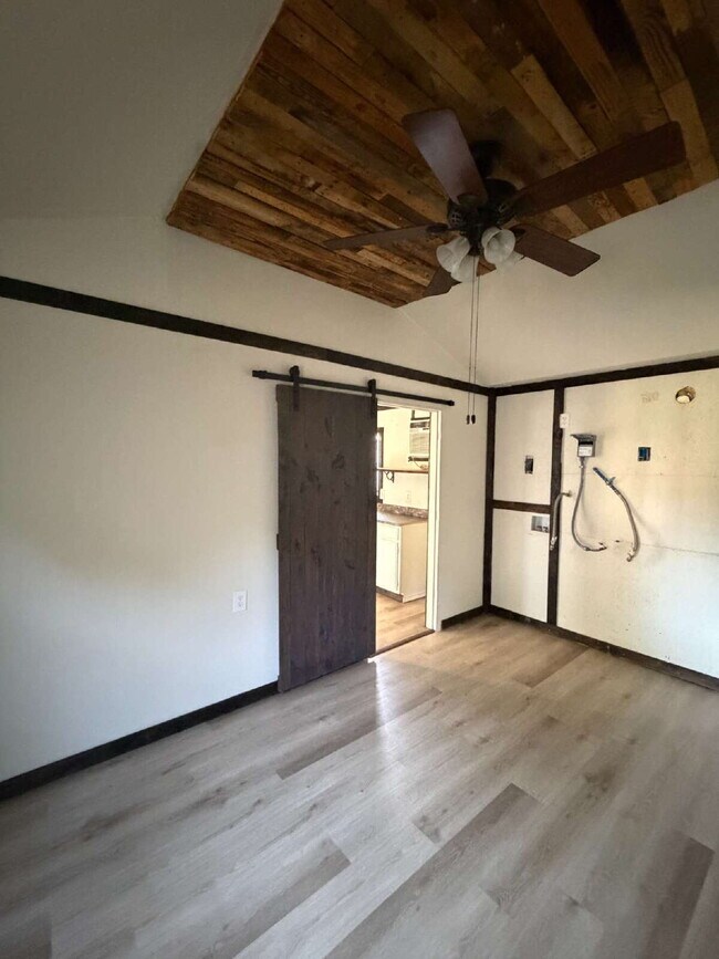 Building Photo - Charming 1-Bedroom Home with Modern Amenities in Marshall, TX!