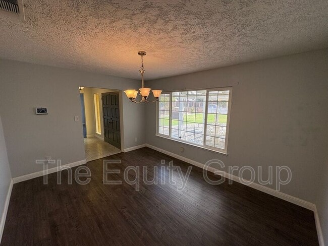 Building Photo - 473 W Deodar Ln