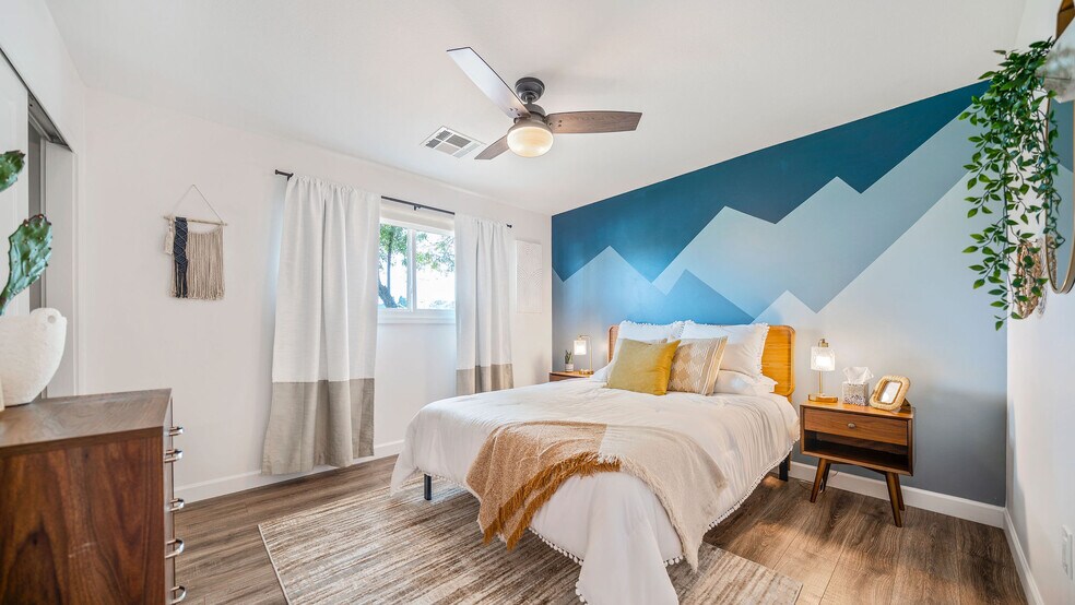 Building Photo - 8035 E Earll Dr