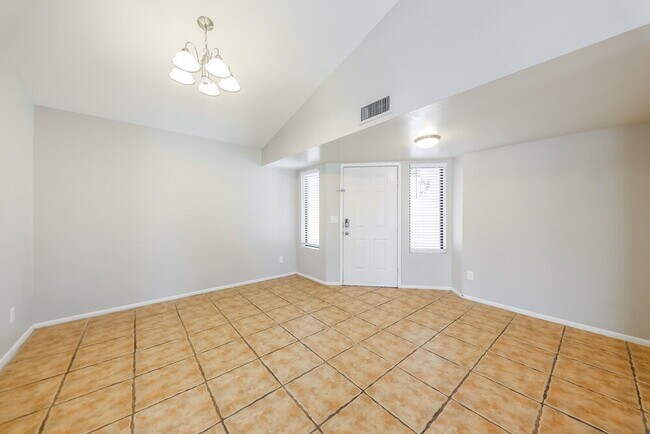 Building Photo - 6630 W Poinsettia Dr