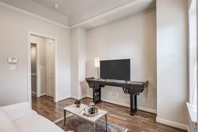 Building Photo - 266 E 28th St