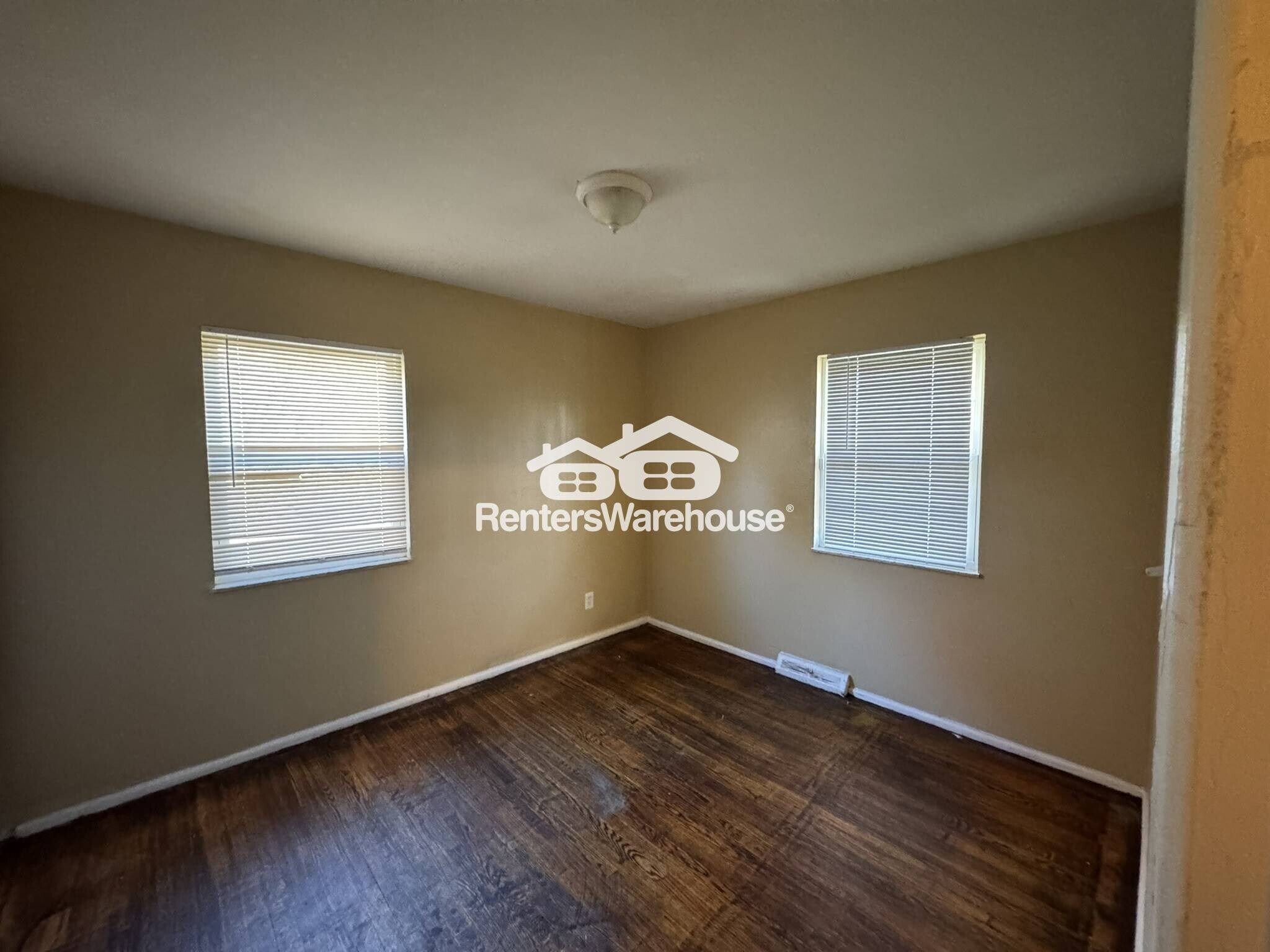 Building Photo - 10137 Cavalier Ct