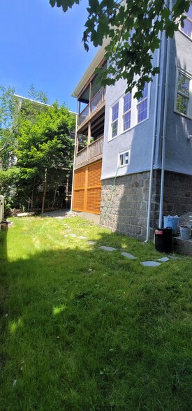 Building Photo - 3 Castlerock St
