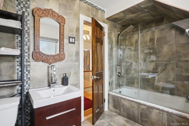 Building Photo - 375 Hawthorne Terrace