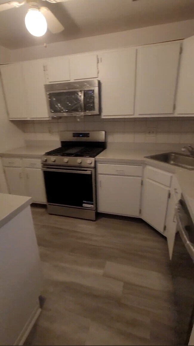 Building Photo - 1303 Morris Ct