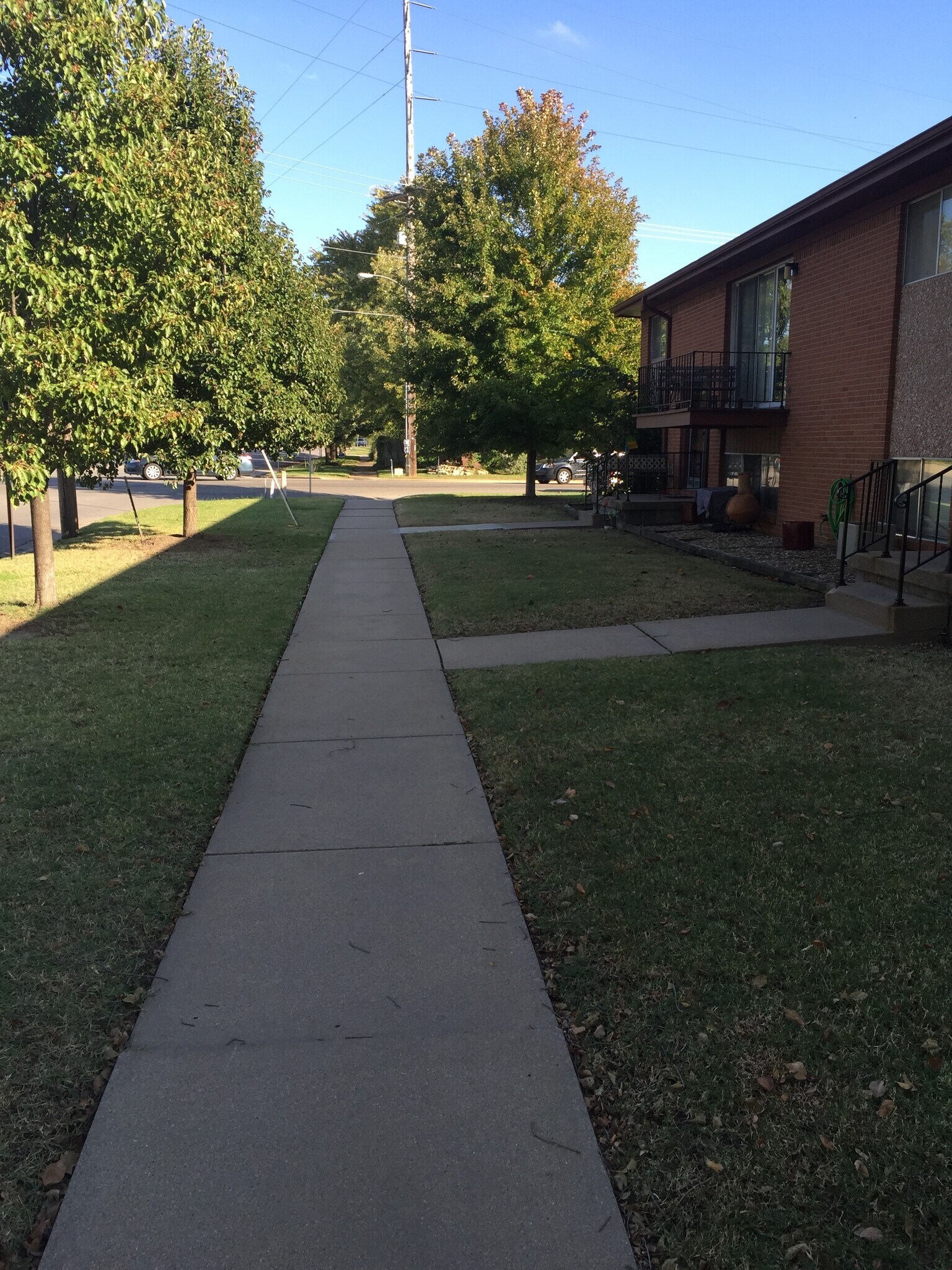 Building Photo - 911 W River Blvd