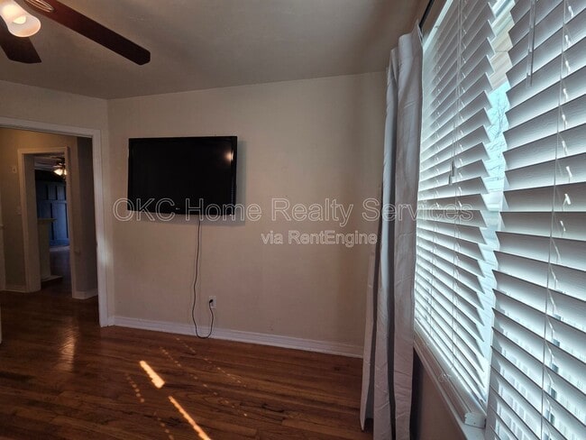 Building Photo - 3832 NW 17th St