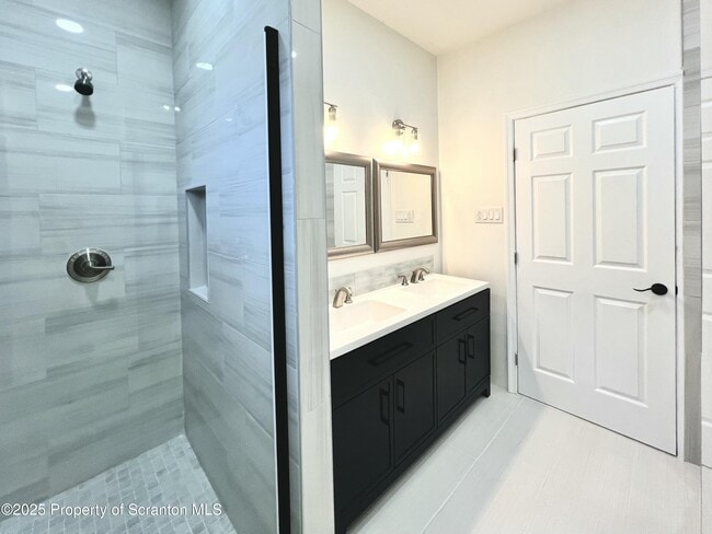 Building Photo - 105 Parkdale Dr