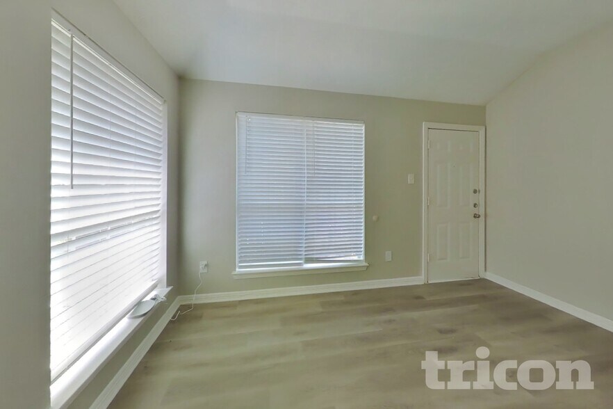 Building Photo - 24307 Hard Wood Dr