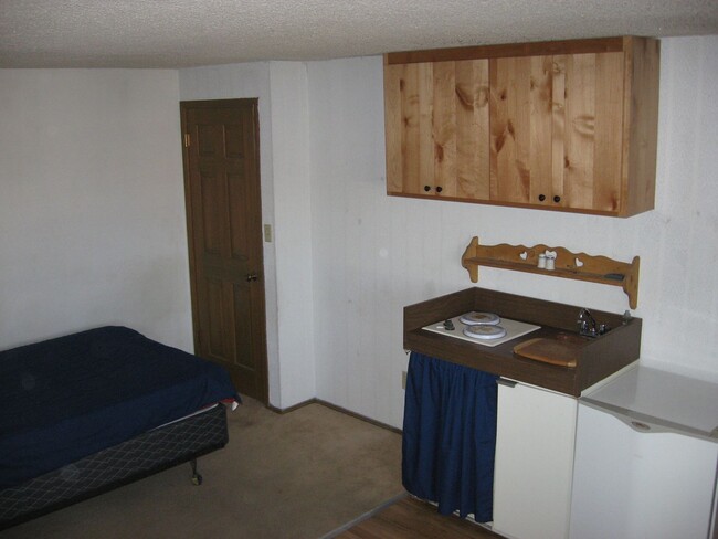 Building Photo - Studio Apartment