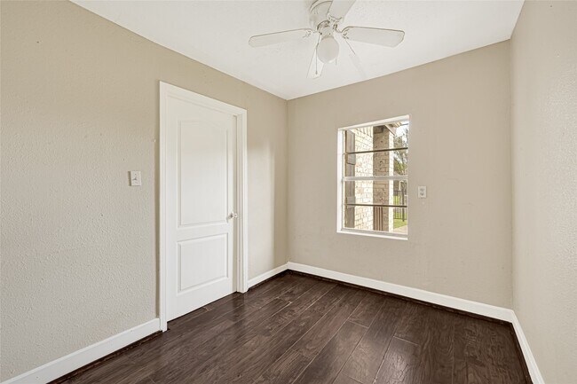Building Photo - 7526 Bywood St